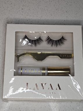 LAVAA 3D Mink Lashes Flirty Set